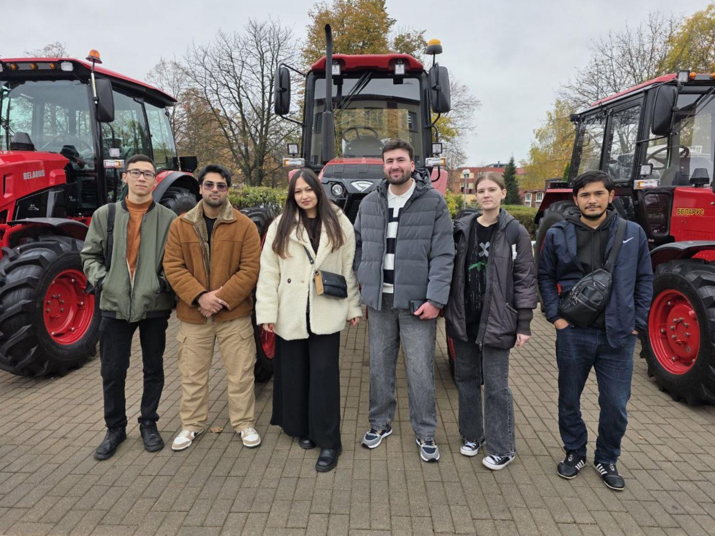 Студенты ФМС на Минском тракторном заводе